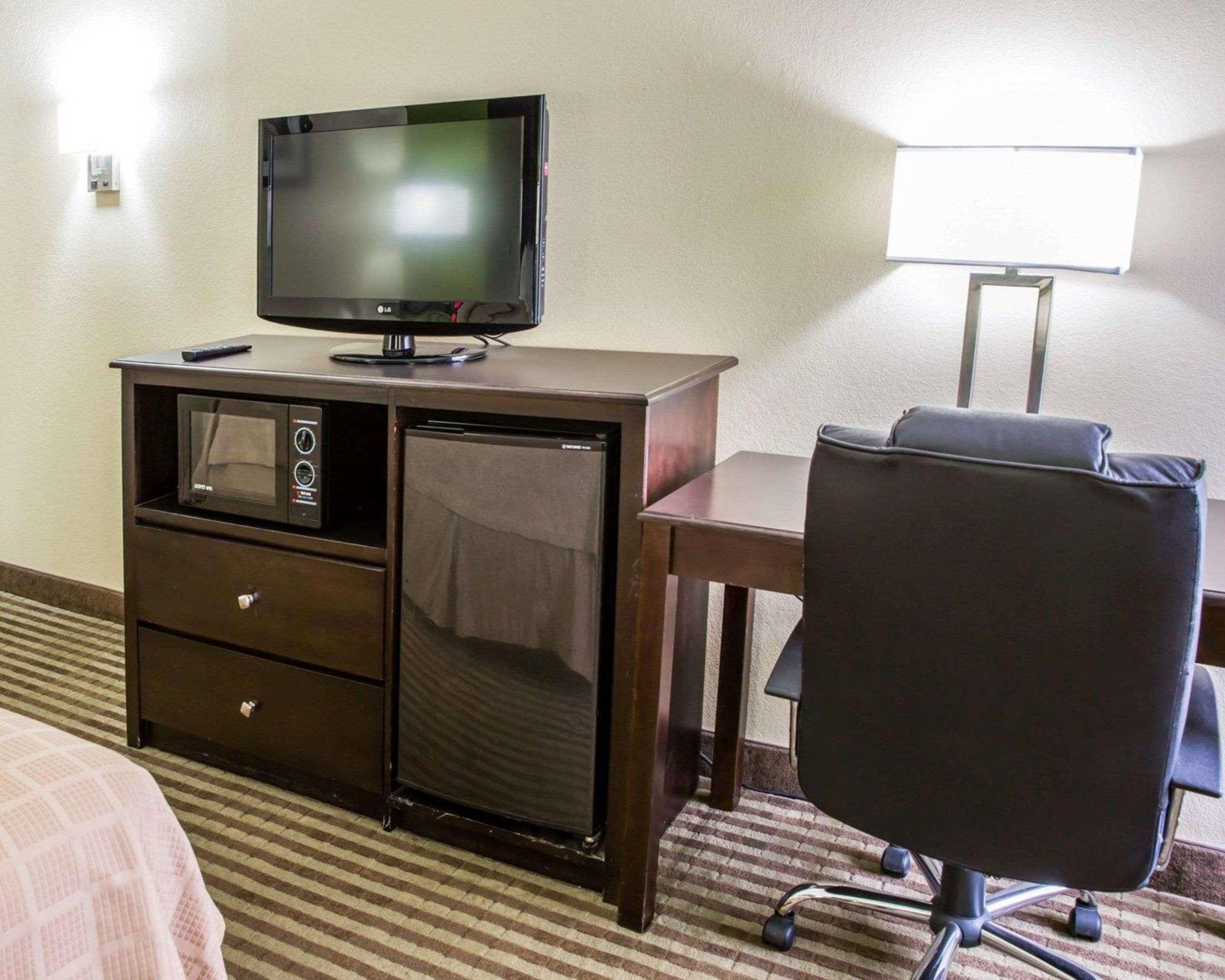 Quality Inn Jacksonville Near Camp Lejeune מראה חיצוני תמונה