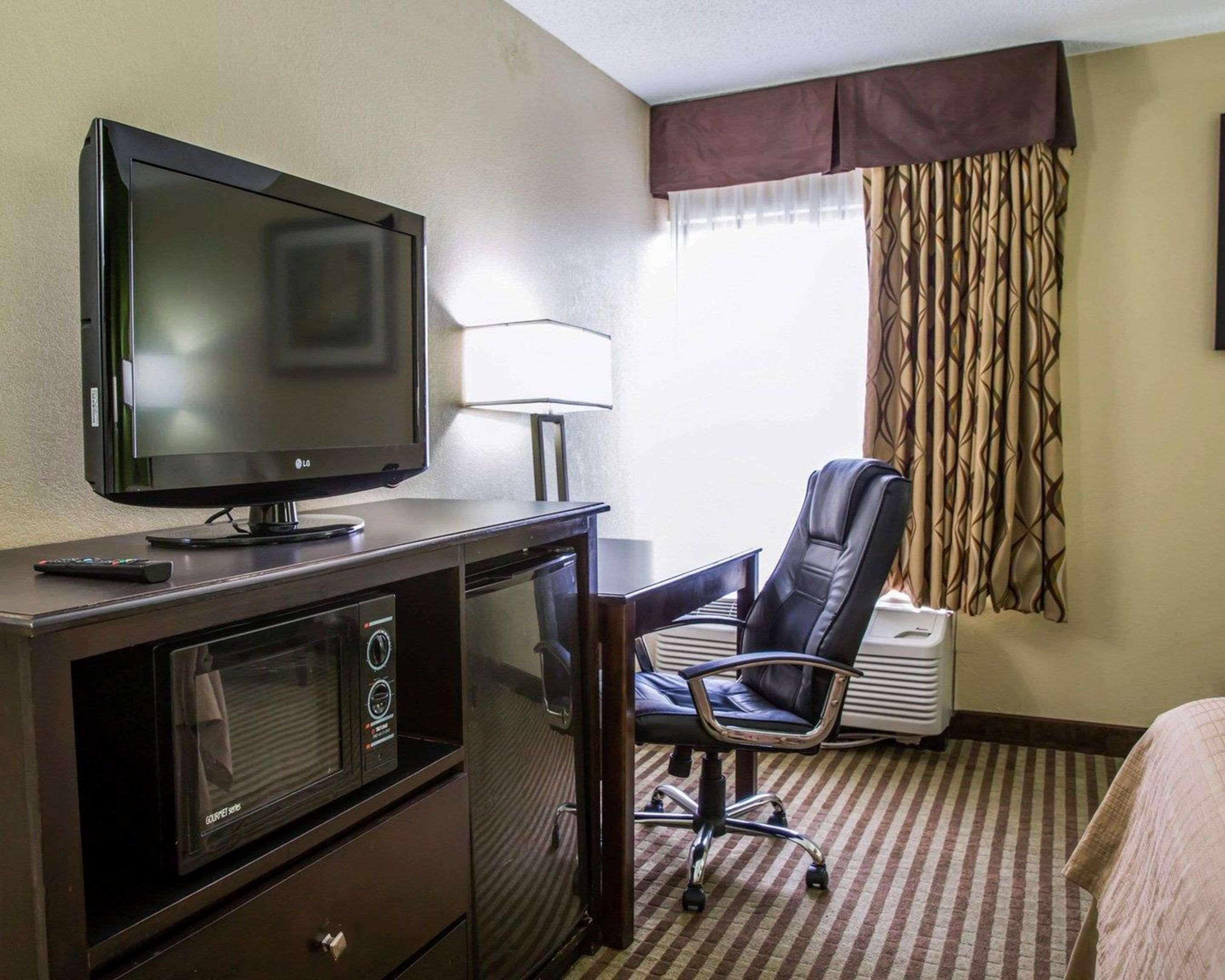 Quality Inn Jacksonville Near Camp Lejeune מראה חיצוני תמונה