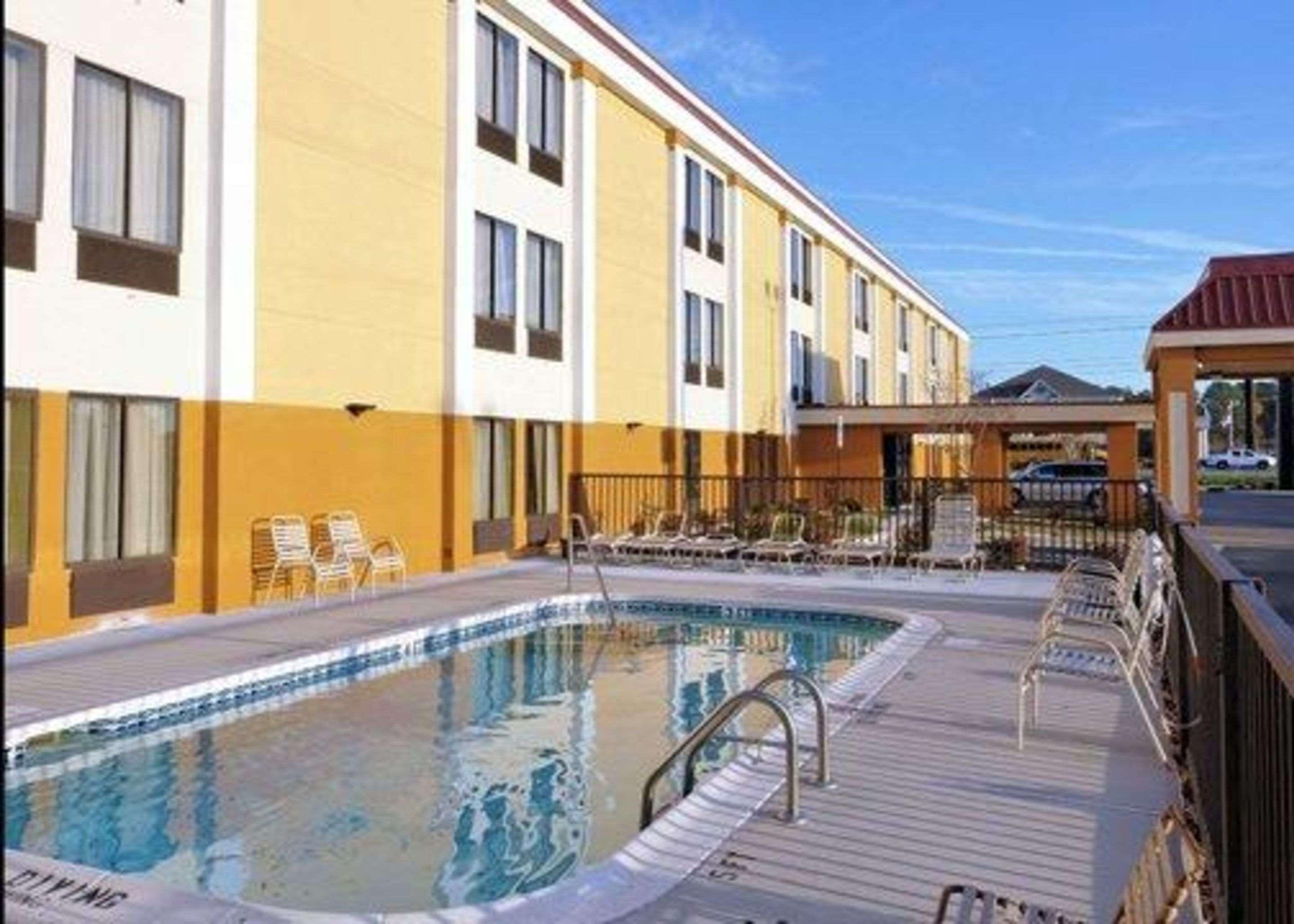 Quality Inn Jacksonville Near Camp Lejeune מראה חיצוני תמונה