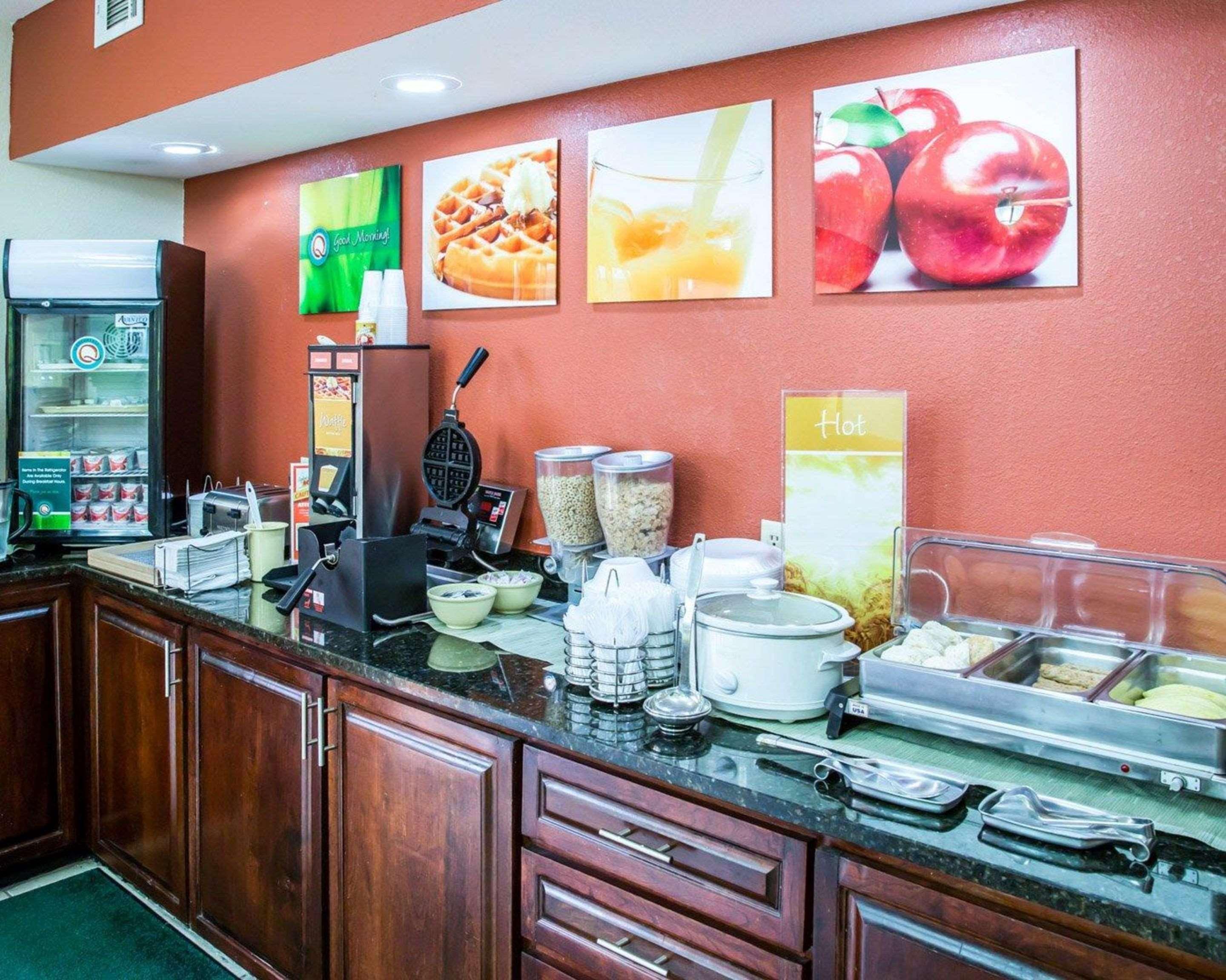 Quality Inn Jacksonville Near Camp Lejeune מראה חיצוני תמונה