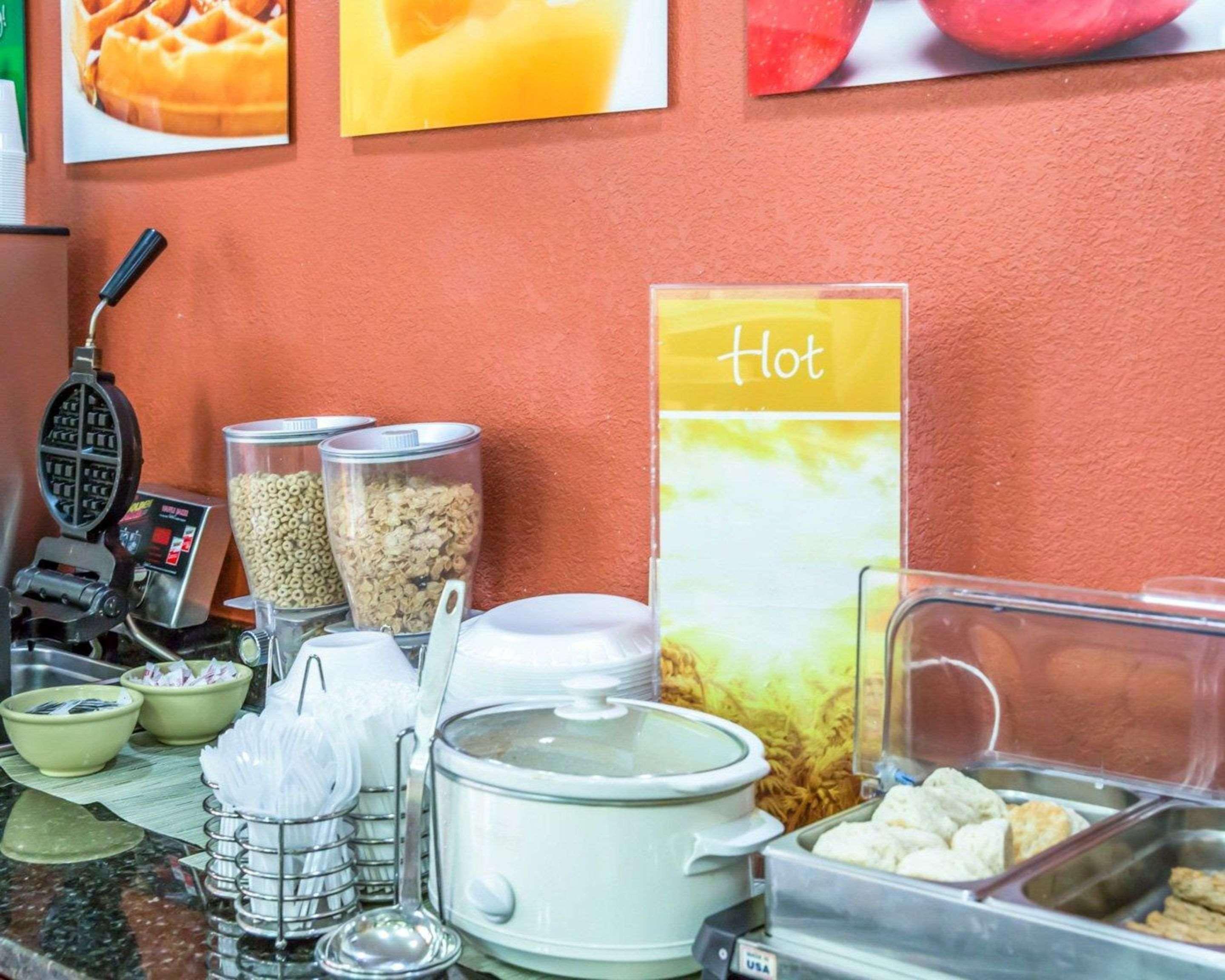Quality Inn Jacksonville Near Camp Lejeune מראה חיצוני תמונה
