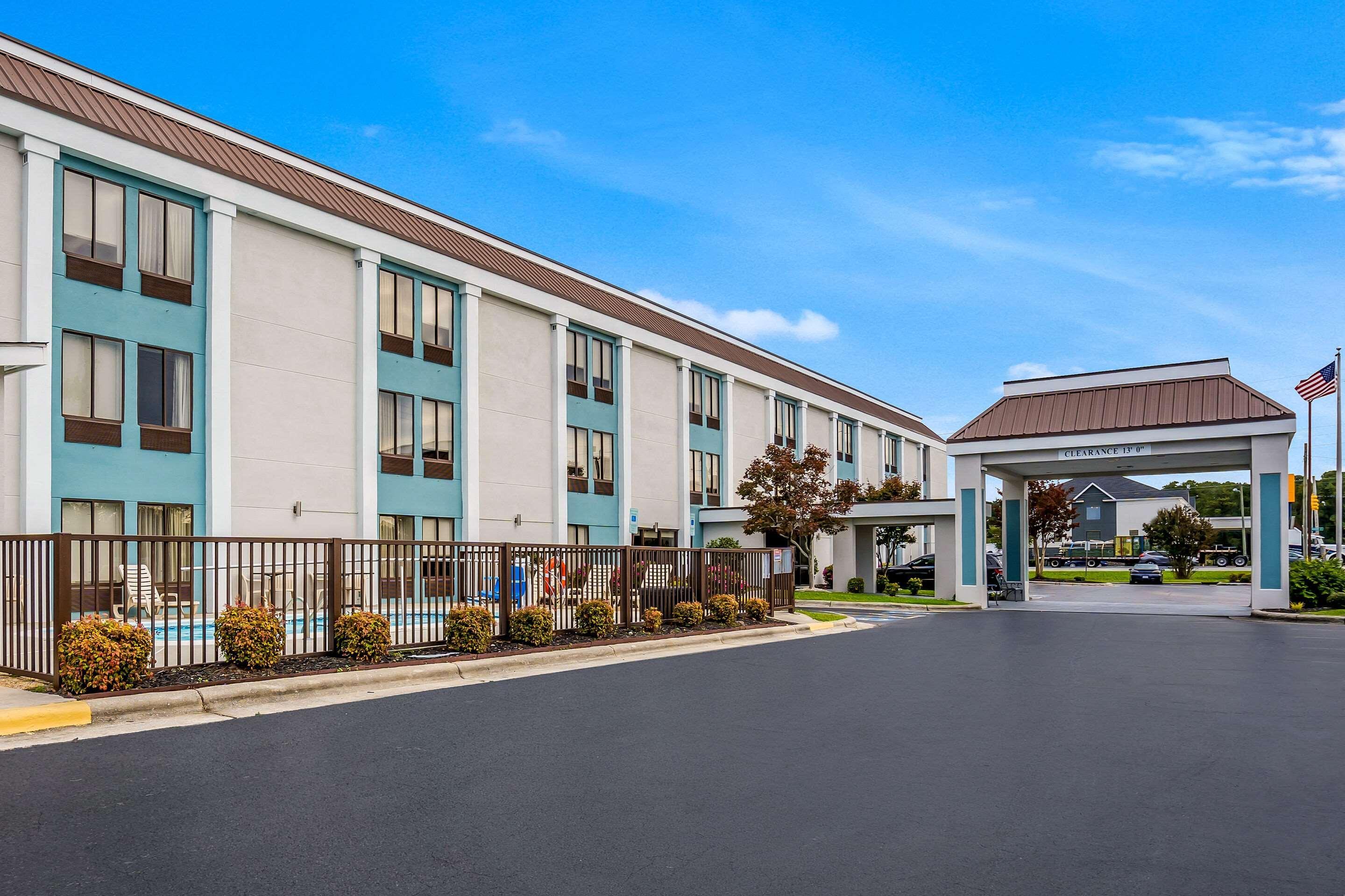 Quality Inn Jacksonville Near Camp Lejeune מראה חיצוני תמונה
