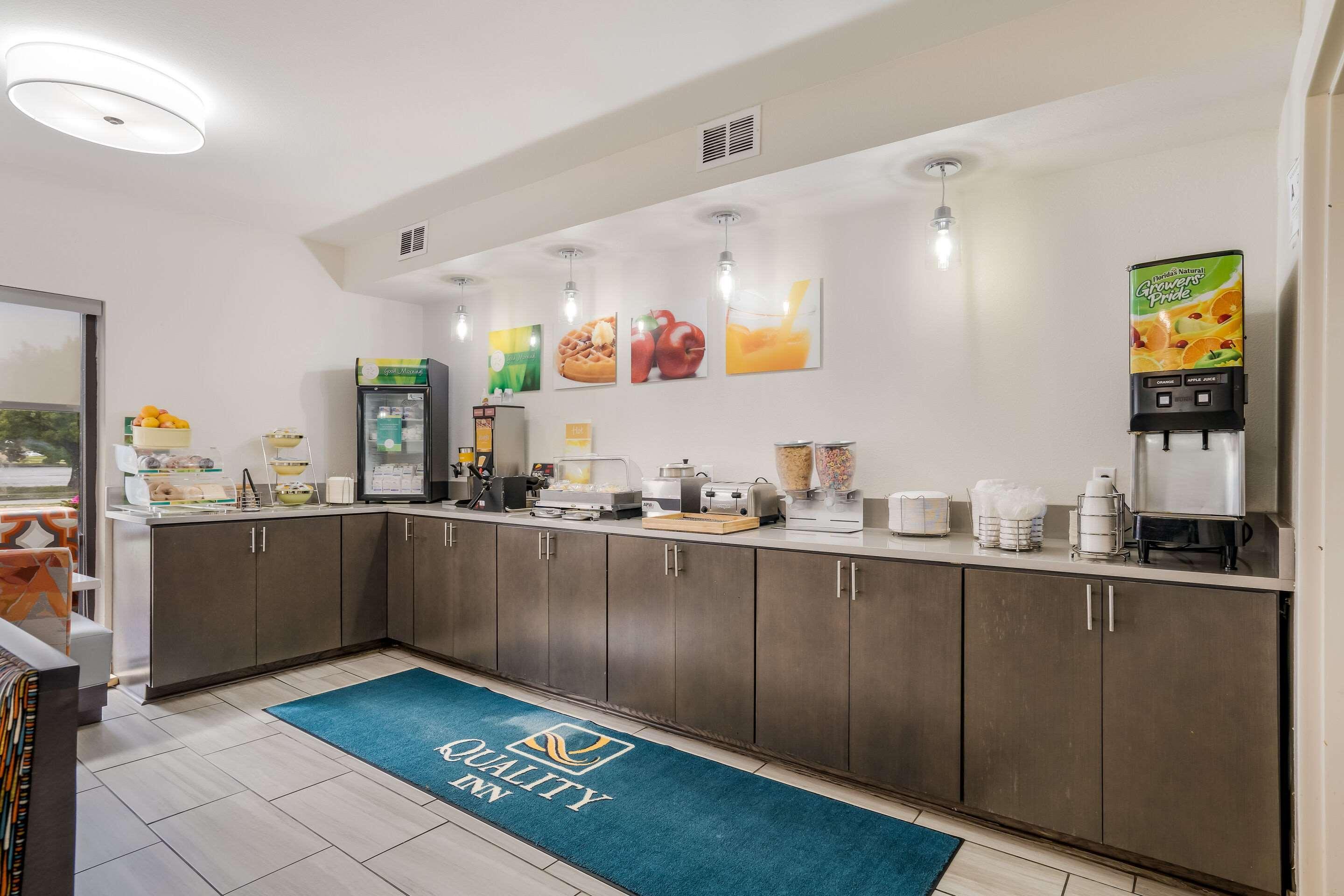 Quality Inn Jacksonville Near Camp Lejeune מראה חיצוני תמונה