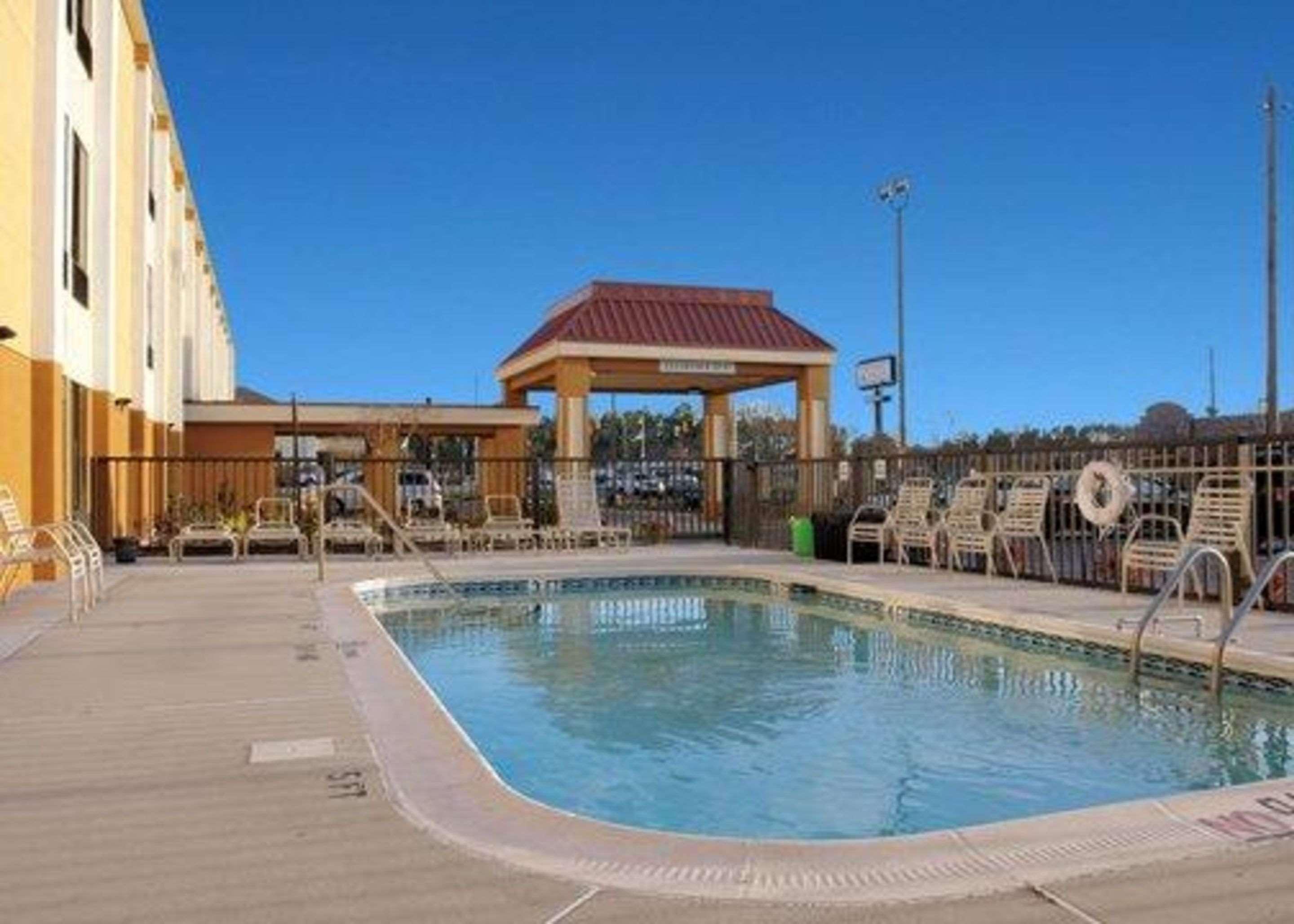 Quality Inn Jacksonville Near Camp Lejeune מראה חיצוני תמונה