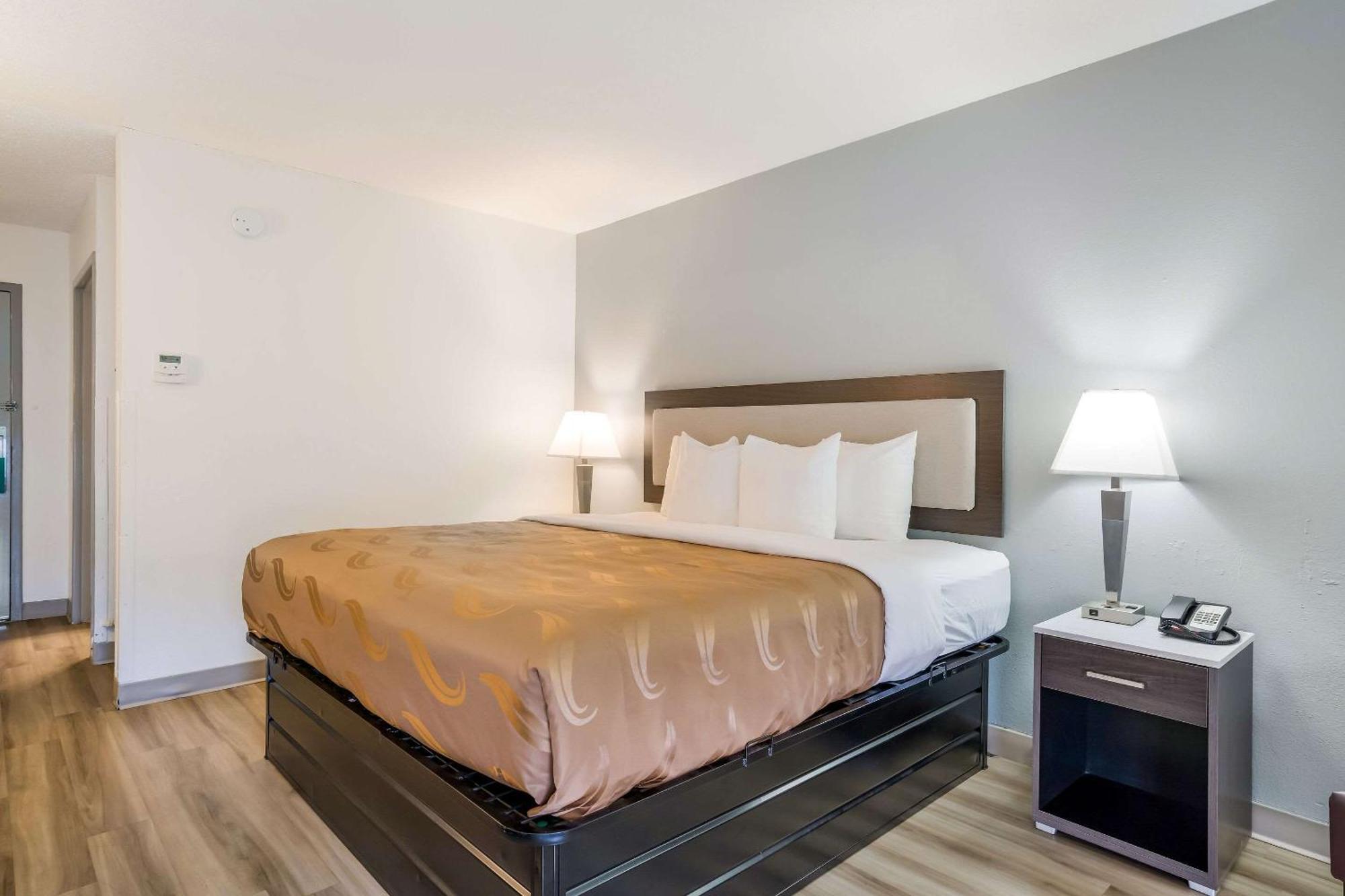 Quality Inn Jacksonville Near Camp Lejeune מראה חיצוני תמונה