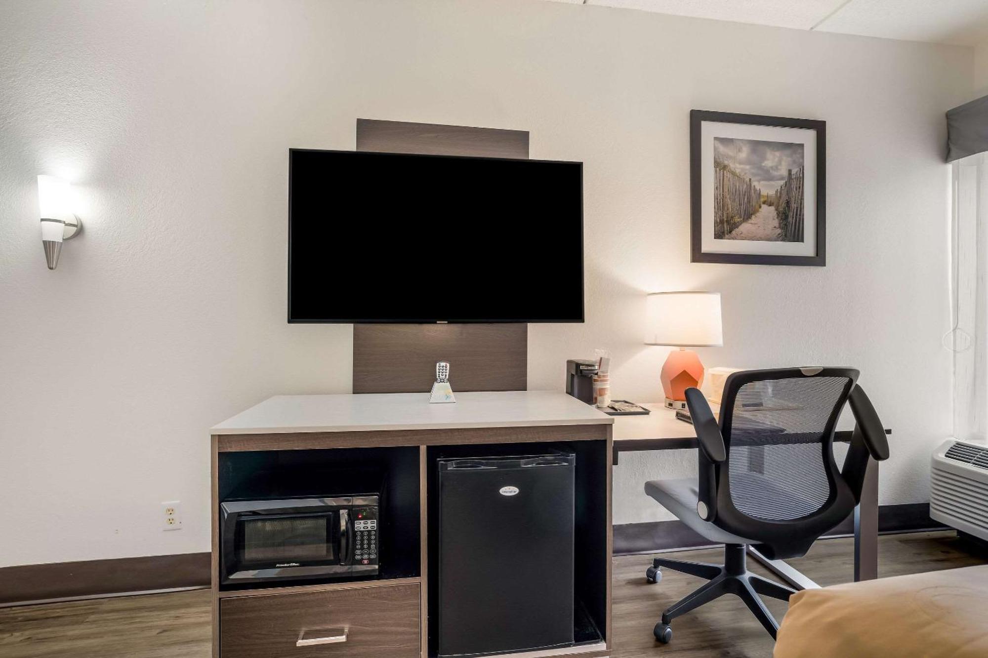 Quality Inn Jacksonville Near Camp Lejeune מראה חיצוני תמונה