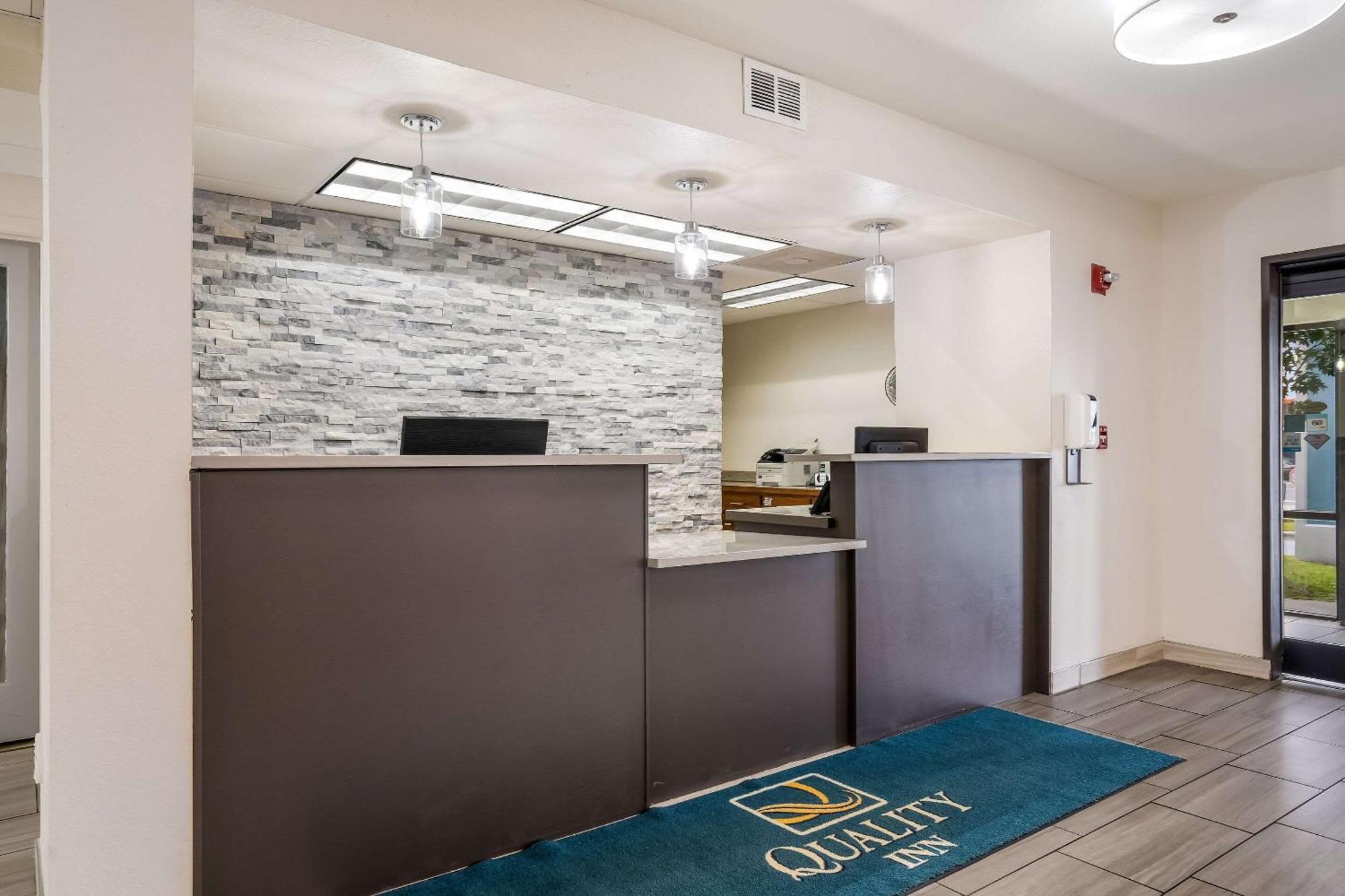 Quality Inn Jacksonville Near Camp Lejeune מראה חיצוני תמונה