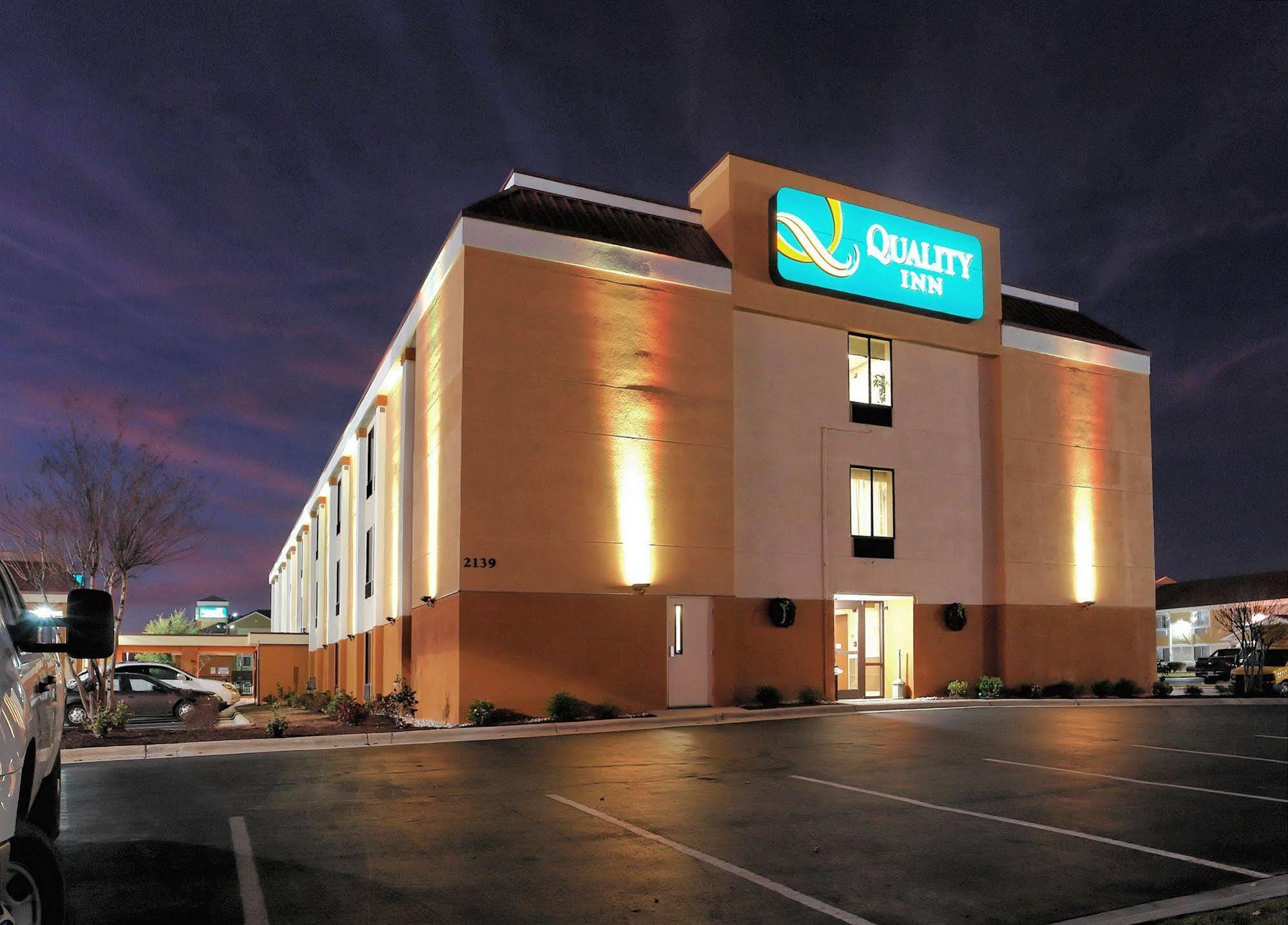Quality Inn Jacksonville Near Camp Lejeune מראה חיצוני תמונה