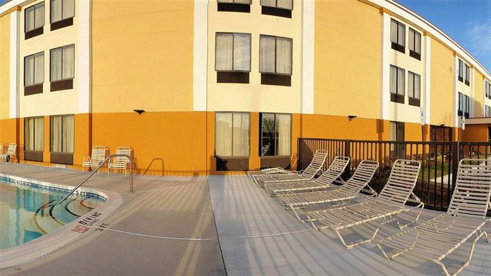 Quality Inn Jacksonville Near Camp Lejeune מראה חיצוני תמונה
